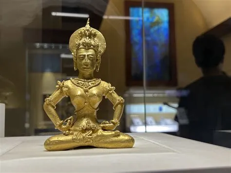  The Golden Tara of Agusan: An Exploration into Mystical Bronze and Divine Embodiment!